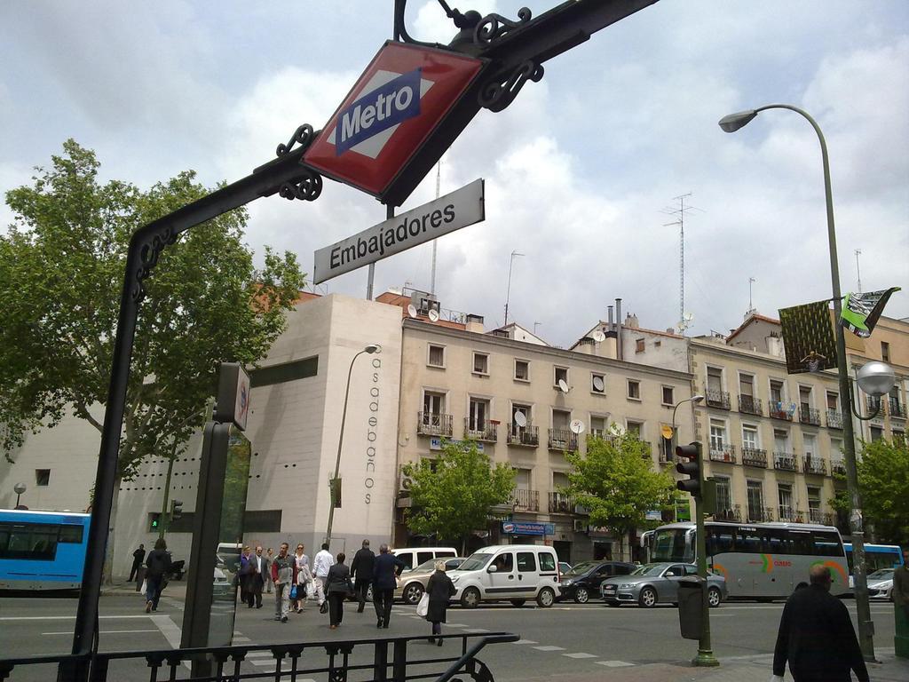 Apartamentos Madrid Centro B Exterior foto